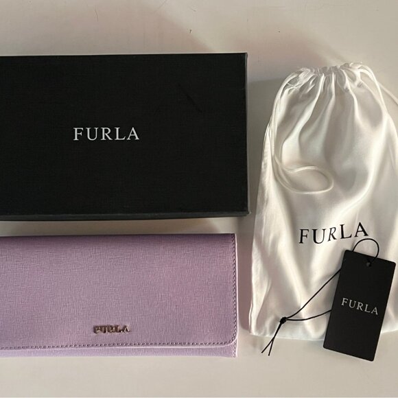Brand new with tags Furla extra large bifold wallet in lavender leather - Picture 2 of 5